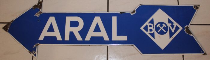 Aral Pfeil Emailschild 2