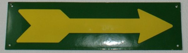 BP-Pfeil-Emailschild 4