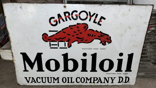 Gargoyle Emailschild 33