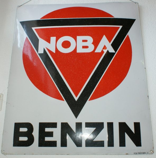 Noba Benzin Emailschild