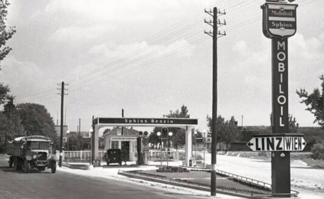 Sphinx Benzin Mobiloil Tankstelle